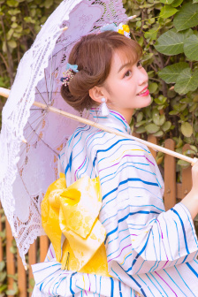 金梅瓶3